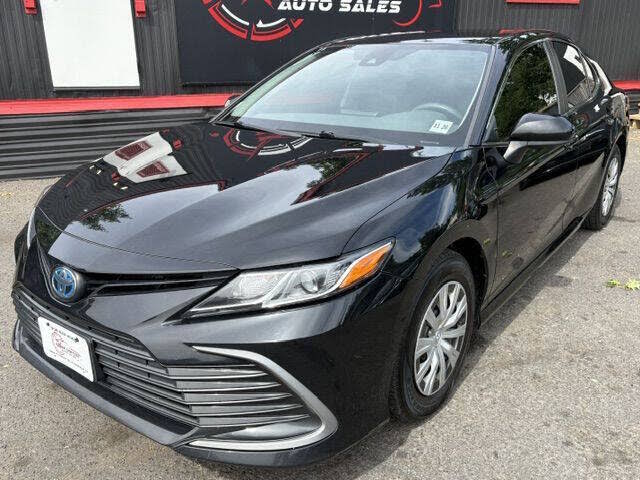2022 Toyota Camry Hybrid LE