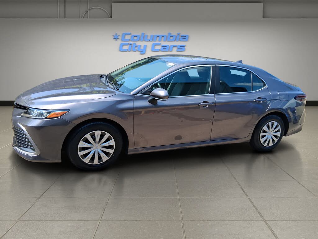 2022 Toyota Camry Hybrid LE