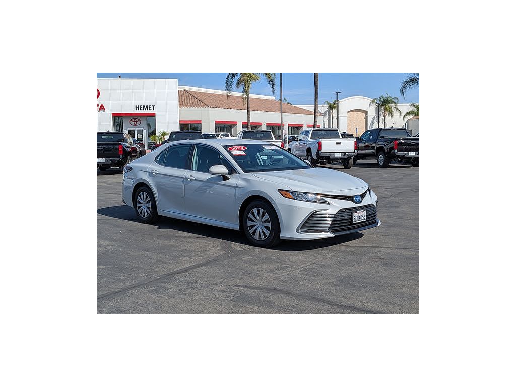 2024 Toyota Camry Hybrid LE
