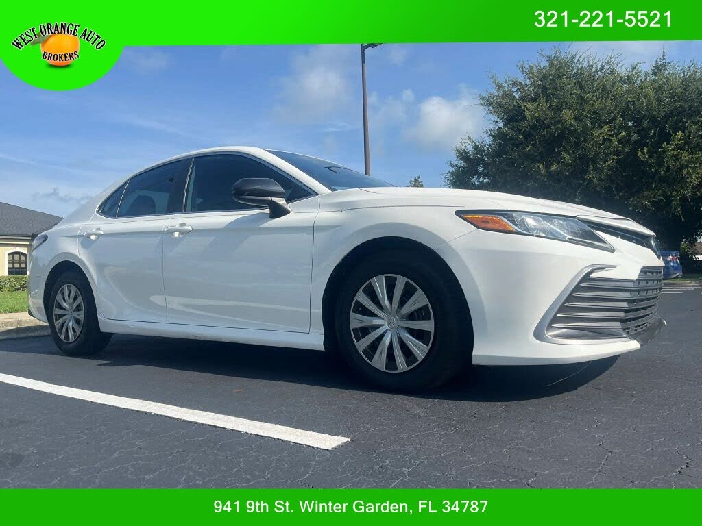 2022 Toyota Camry Hybrid LE