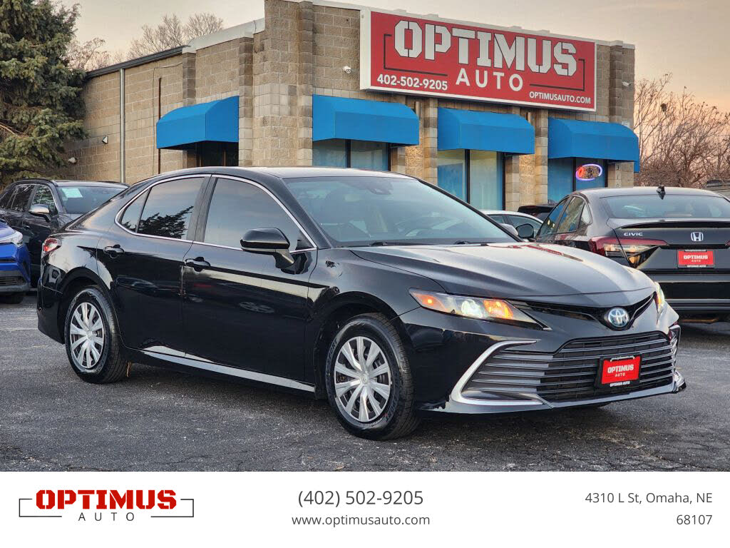 2022 Toyota Camry Hybrid LE