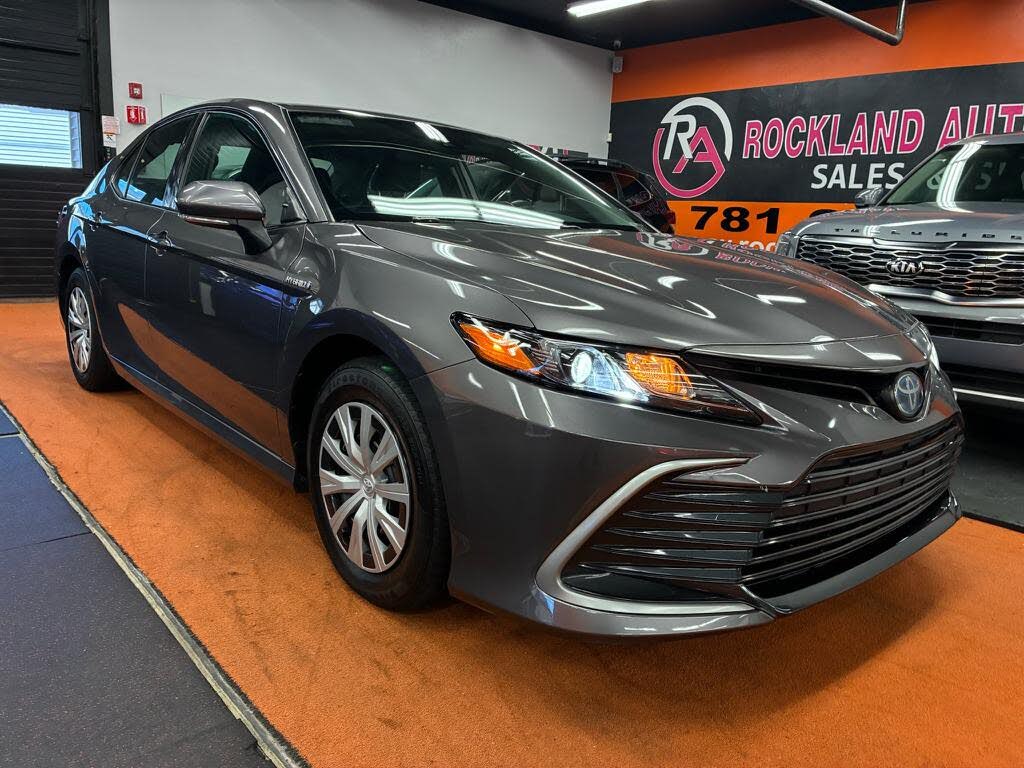 2021 Toyota Camry Hybrid LE