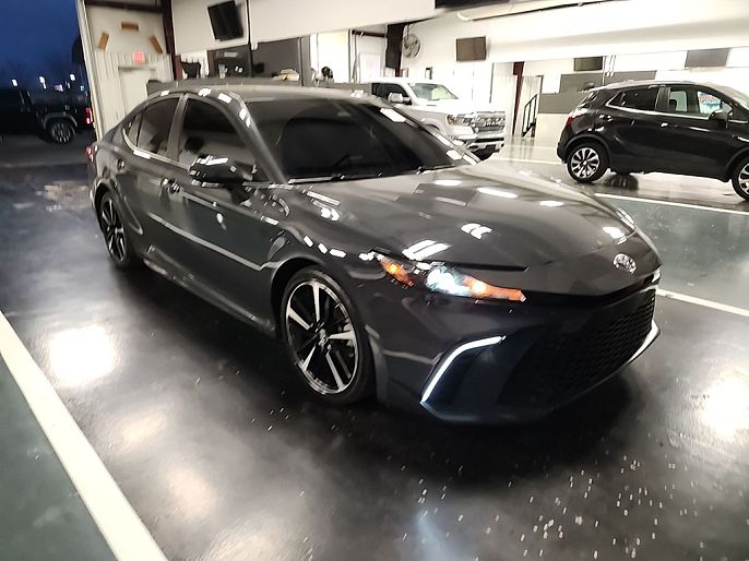 2025 Toyota Camry Hybrid SE