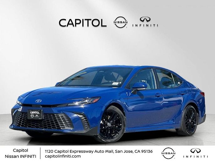 2025 Toyota Camry LE listing photo