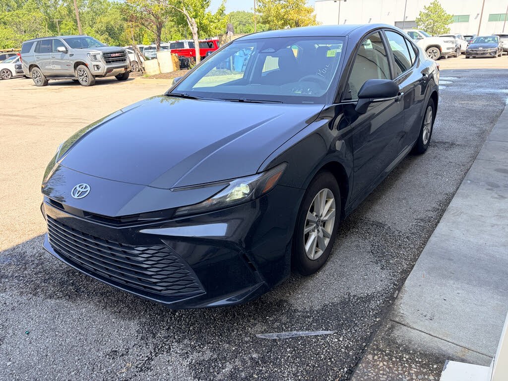 2025 Toyota Camry Hybrid LE