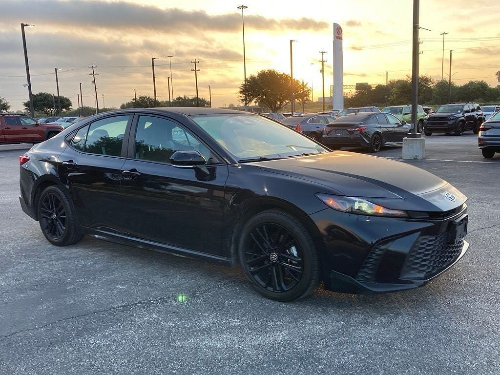 2025 Toyota Camry SE