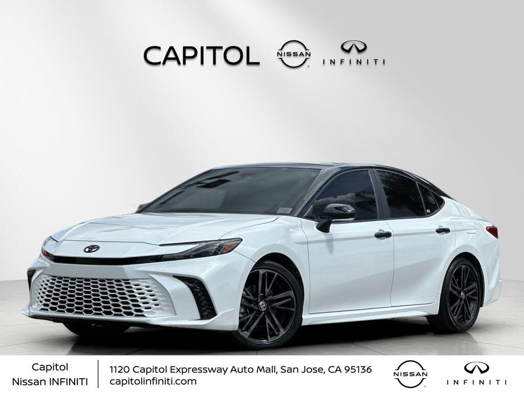 2025 Toyota Camry LE listing photo