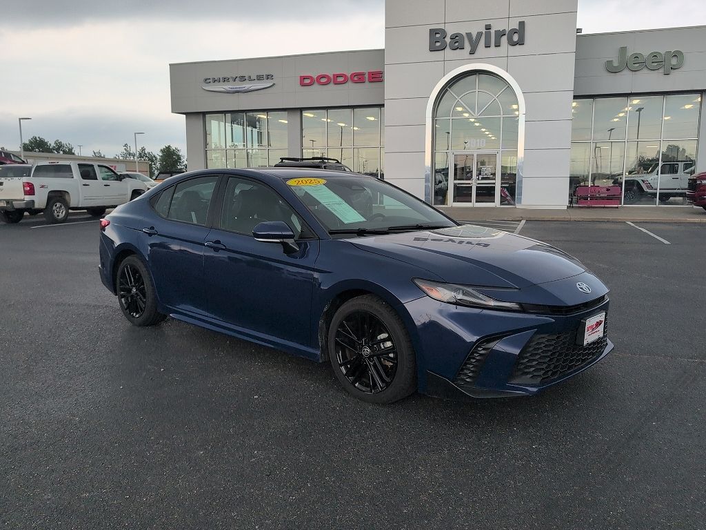2025 Toyota Camry Hybrid SE