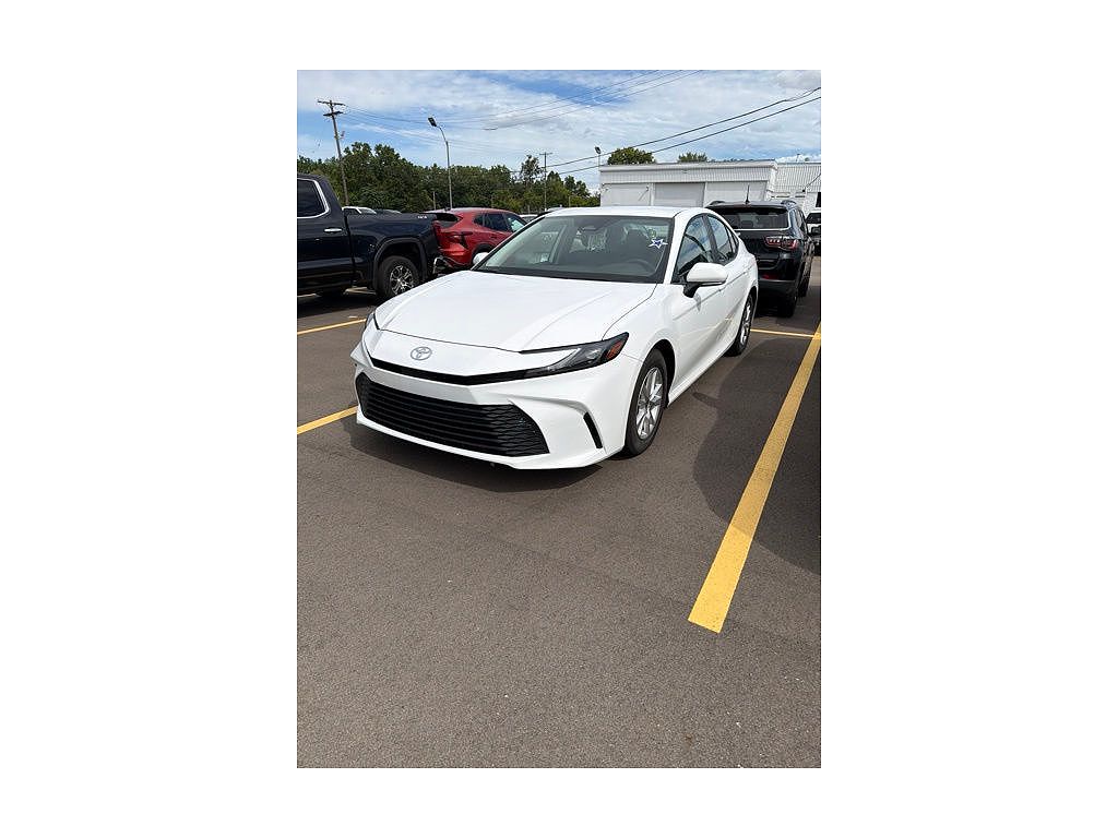 2025 Toyota Camry LE