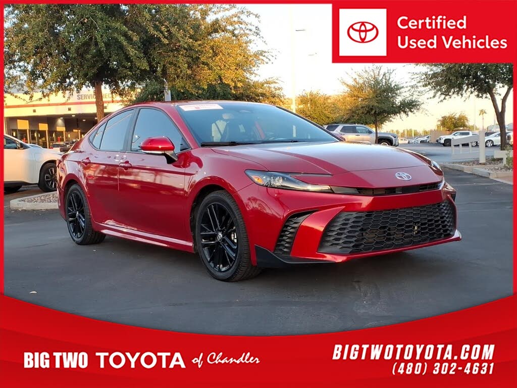 2025 Toyota Camry SE