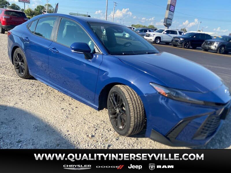PRE-OWNED 2025 TOYOTA CAMRY HYBRID SE photo 1