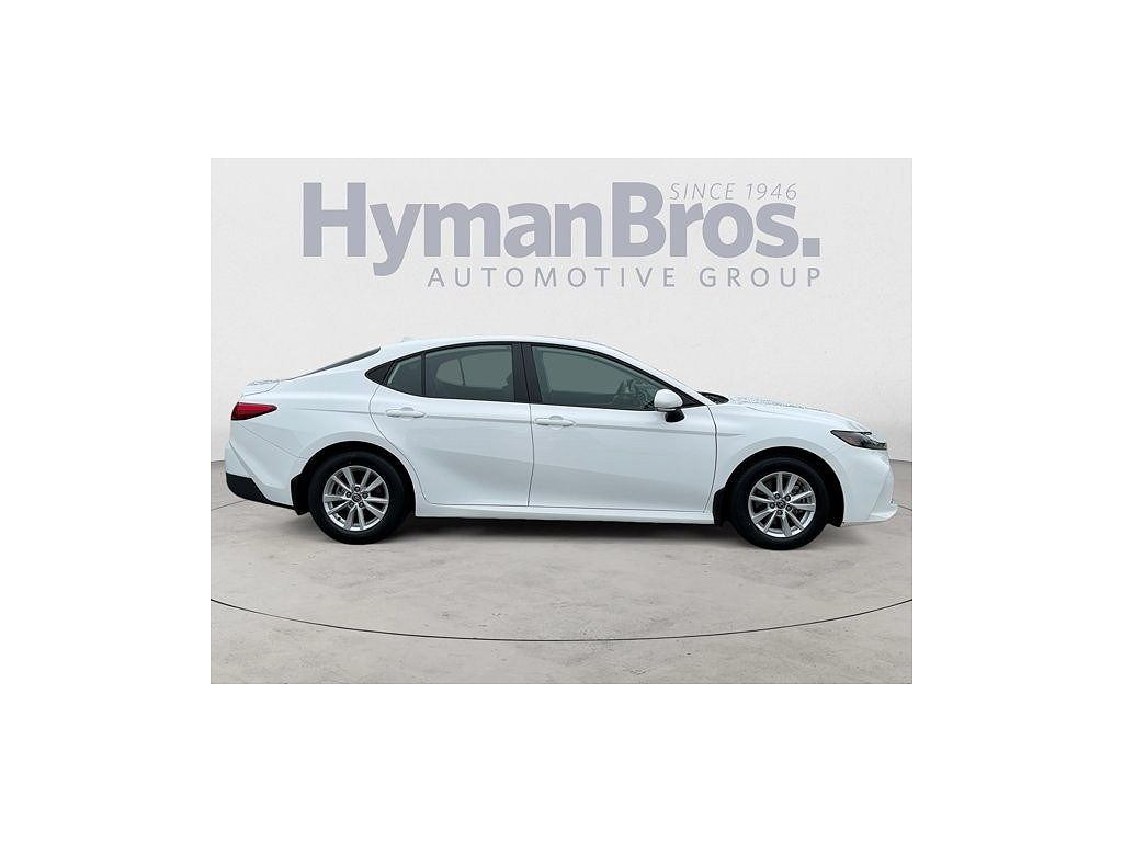 2025 Toyota Camry Hybrid LE