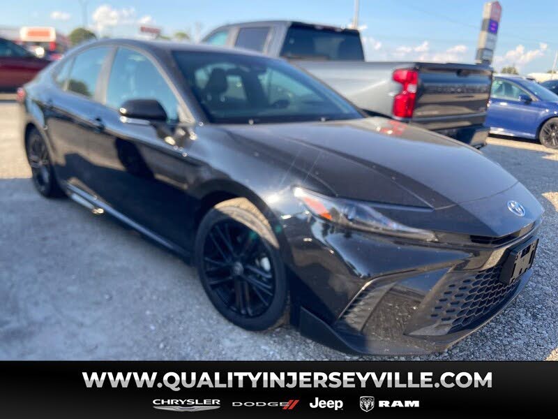 PRE-OWNED 2025 TOYOTA CAMRY HYBRID SE photo 1