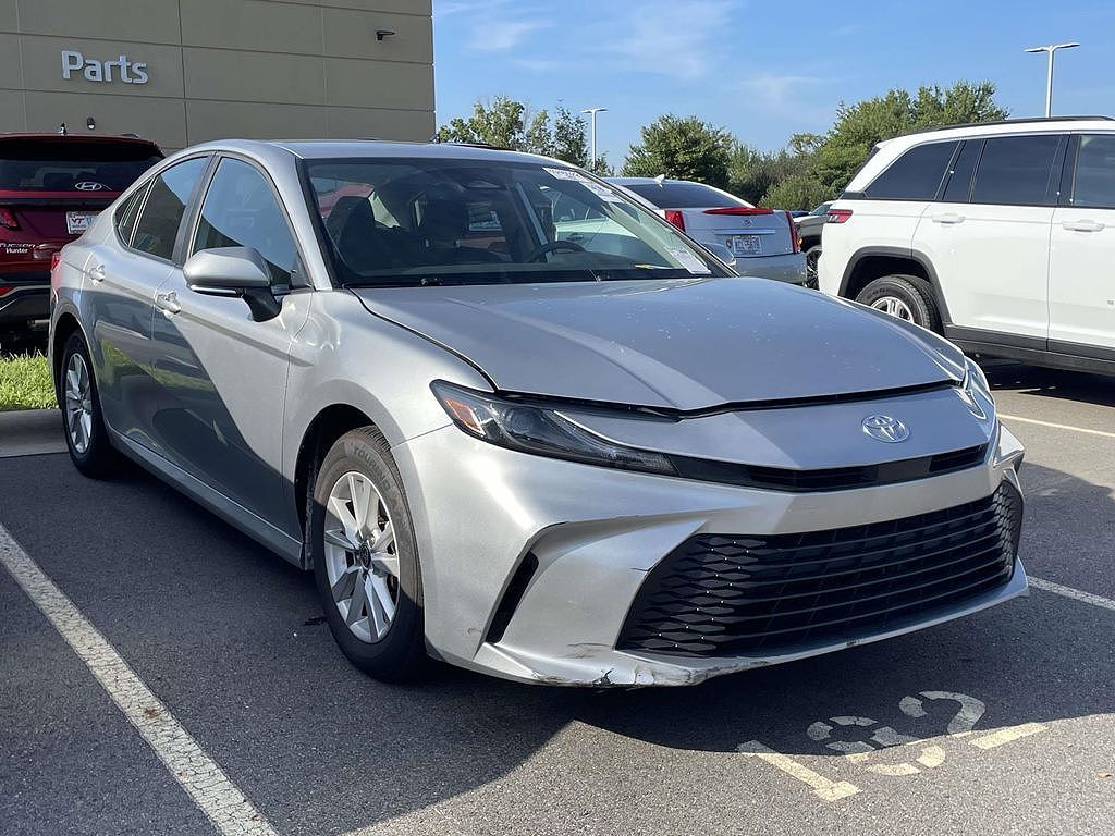 2025 Toyota Camry Hybrid LE