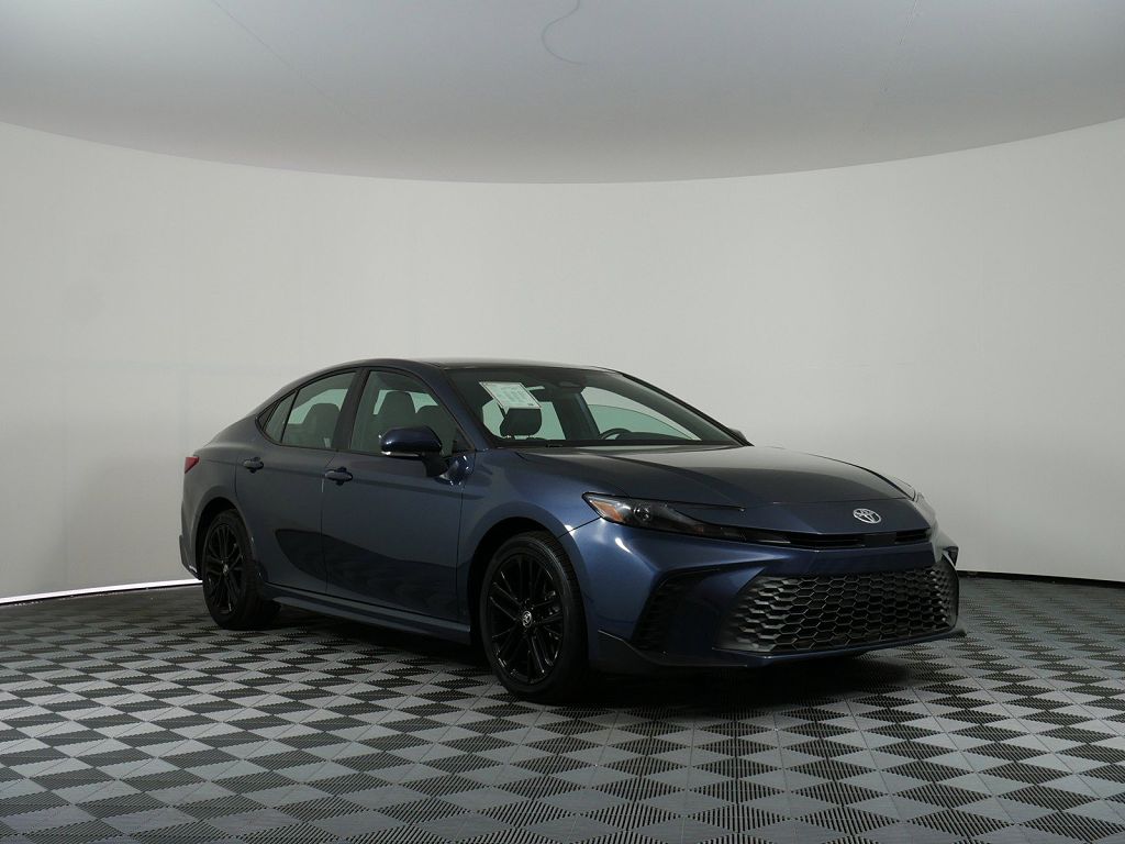 2026 Toyota Camry SE AWD HYBRID *CLEAN CARFAX*