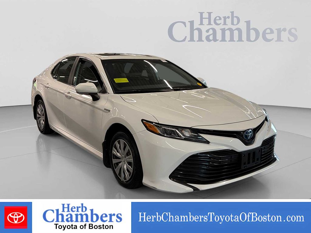 2020 Toyota Camry Hybrid LE