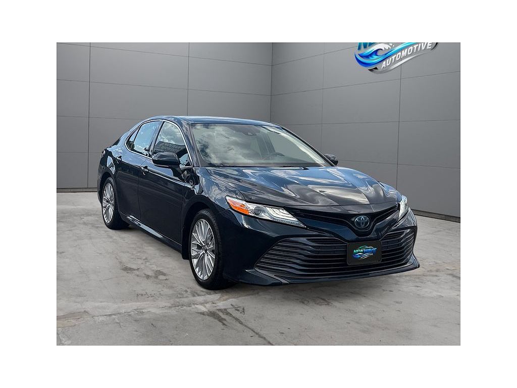 2020 Toyota Camry XLE