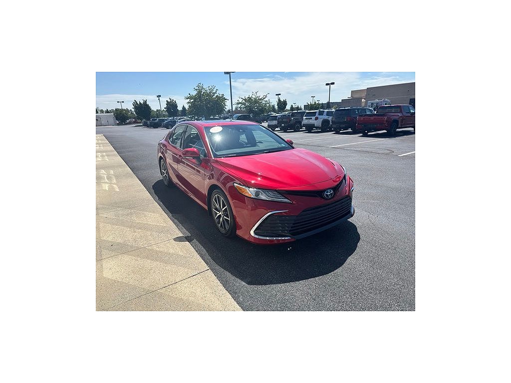 2023 Toyota Camry Hybrid XLE