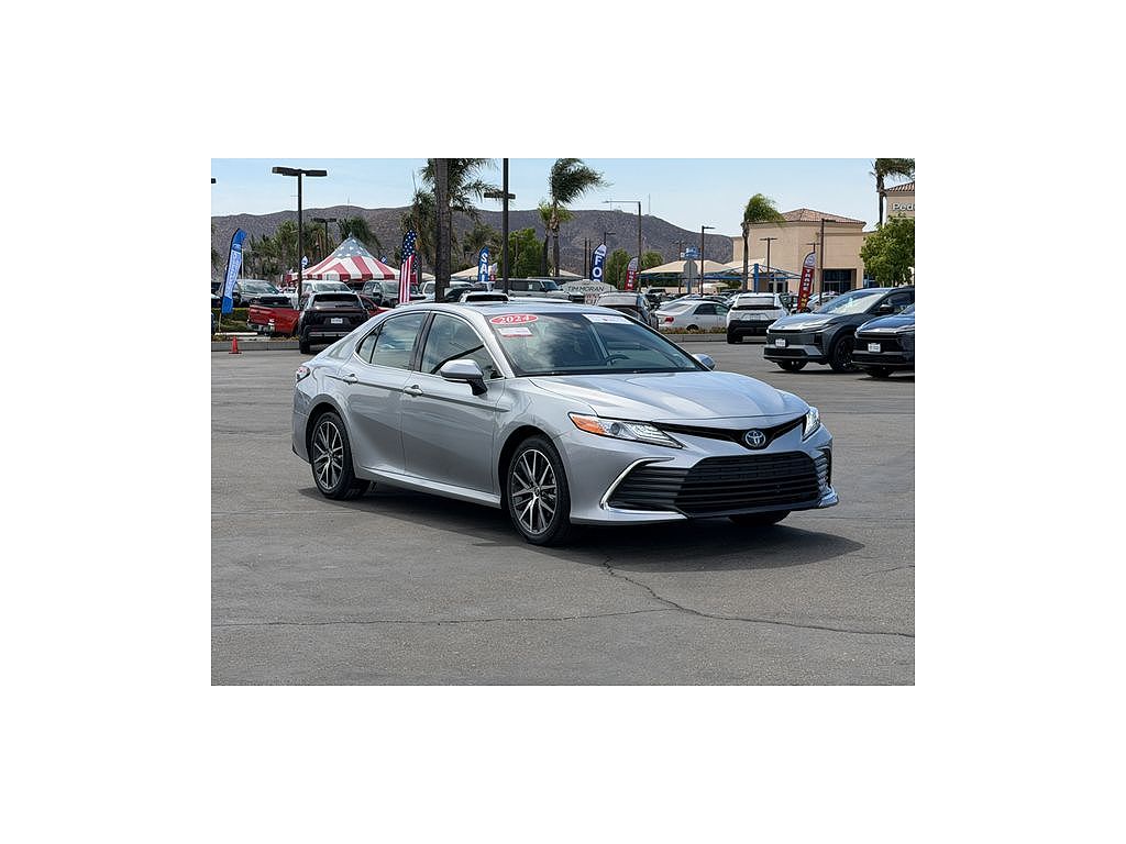 2024 Toyota Camry Hybrid XLE