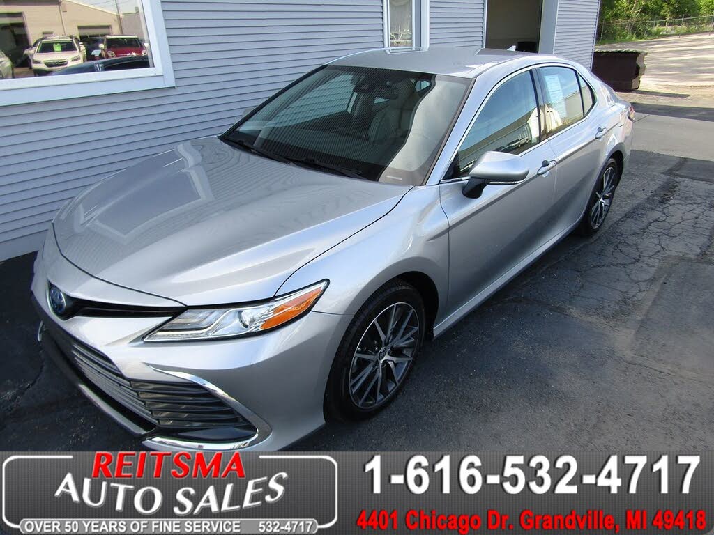 2023 Toyota Camry Hybrid XLE