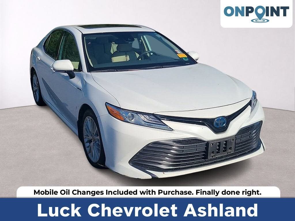 2020 Toyota Camry Hybrid XLE