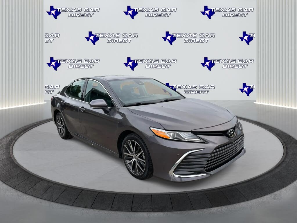 2023 Toyota Camry Hybrid XLE