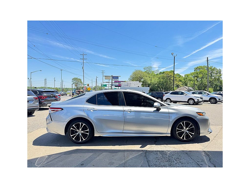 2020 Toyota Camry SE Nightshade Edition