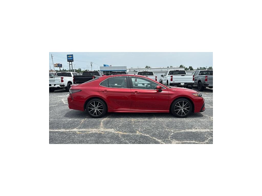 2024 Toyota Camry SE