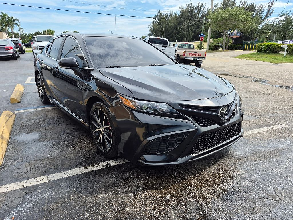 2022 Toyota Camry SE Nightshade Edition