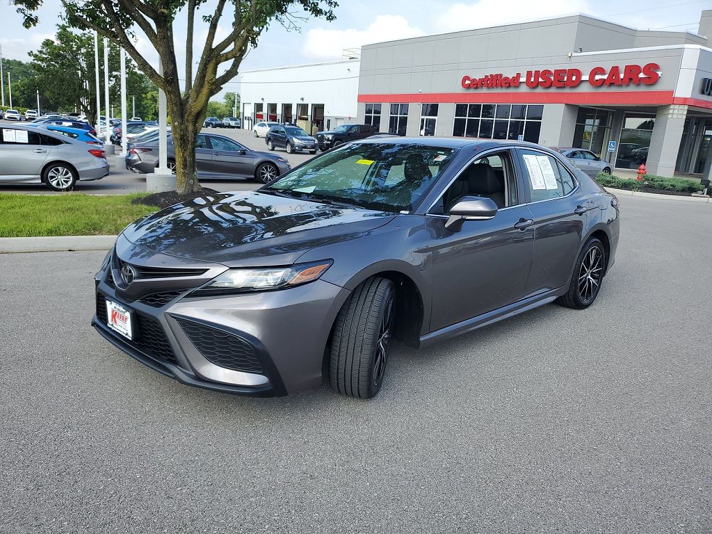 2024 Toyota Camry SE