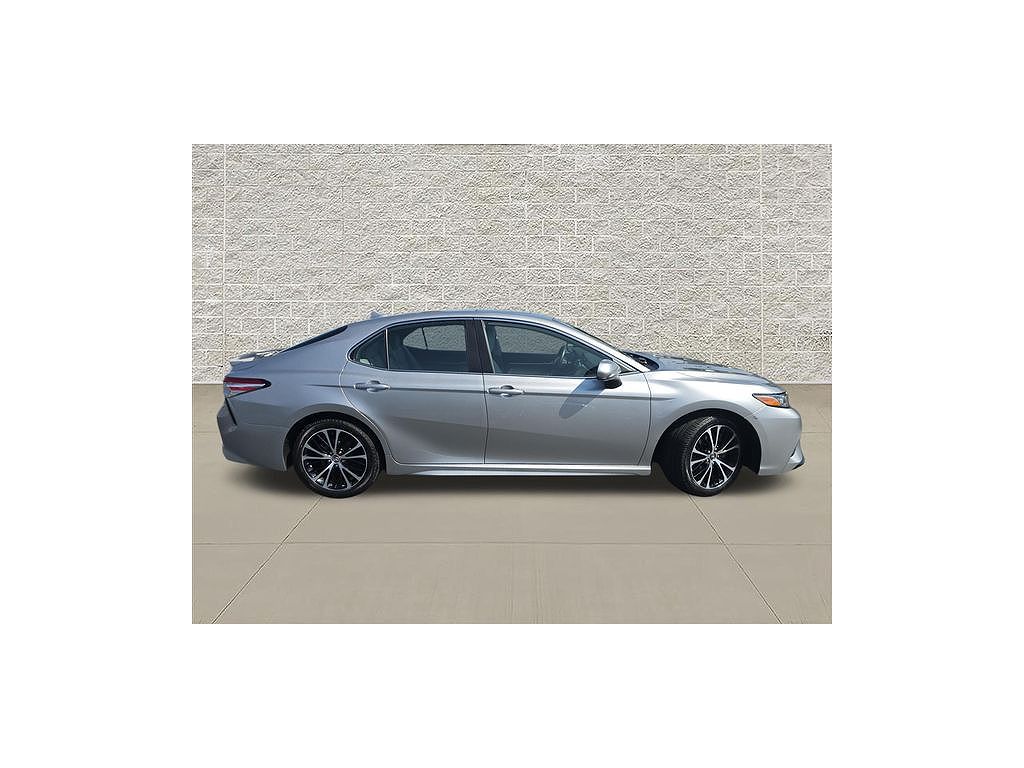 2020 Toyota Camry SE Nightshade Edition