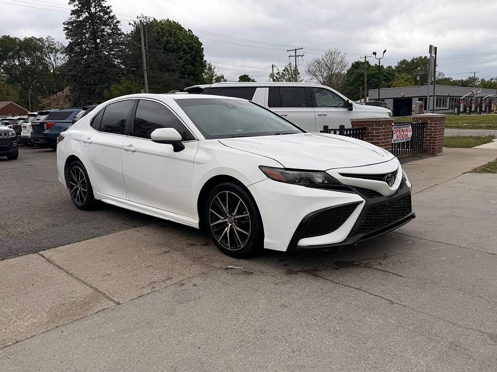 2021 Toyota Camry SE