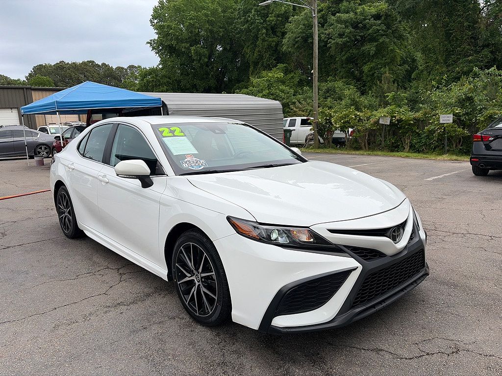 2022 Toyota Camry SE Nightshade Edition