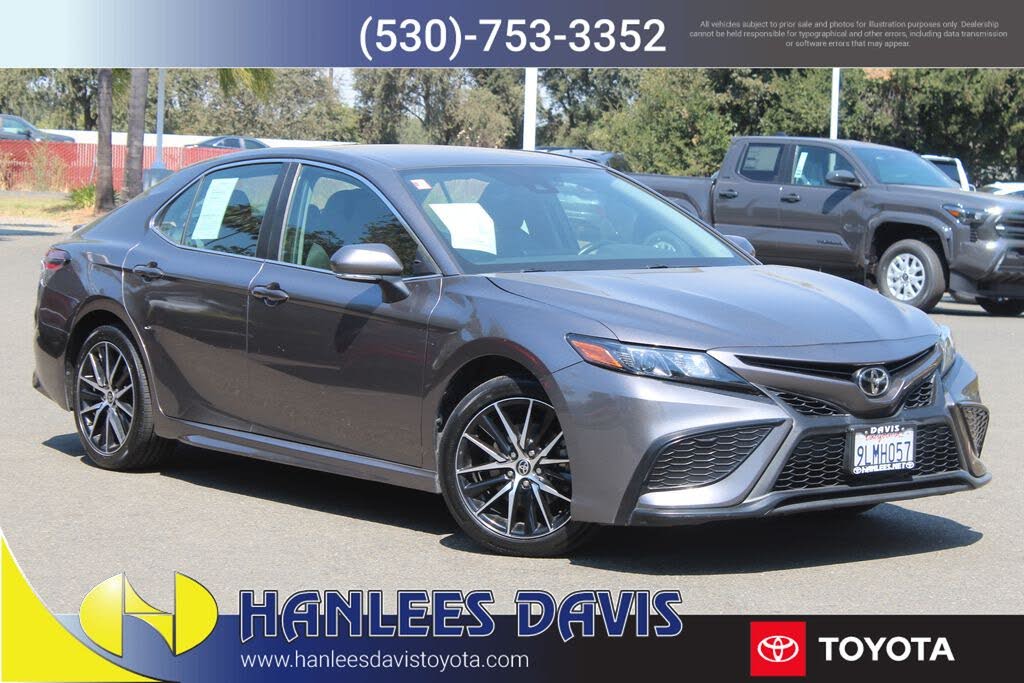2022 Toyota Camry SE Nightshade Edition