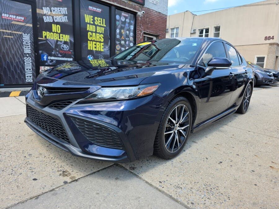 2022 Toyota Camry SE Nightshade Edition