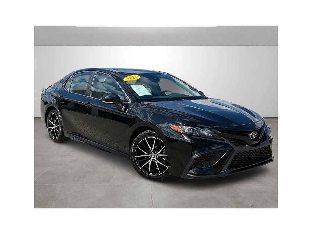2022 Toyota Camry SE Nightshade Edition