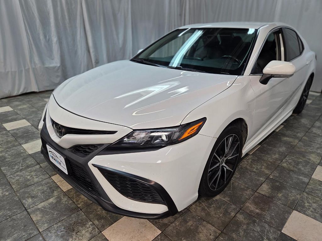 2022 Toyota Camry SE Nightshade Edition