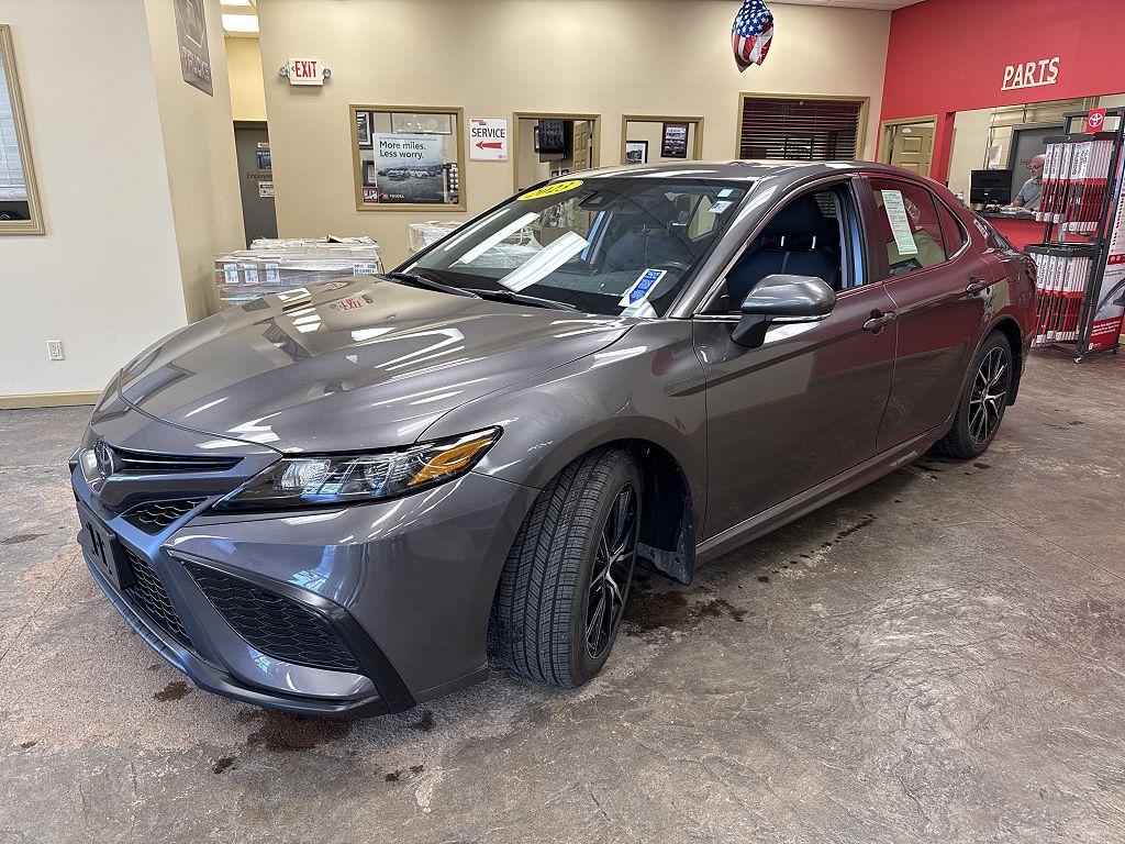 2023 Toyota Camry SE