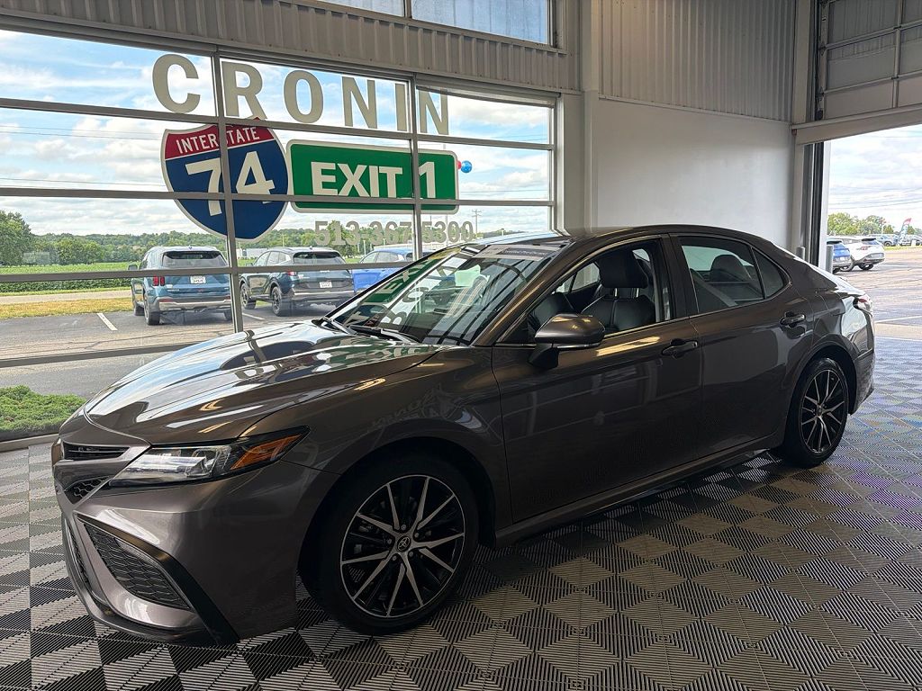 2024 Toyota Camry SE