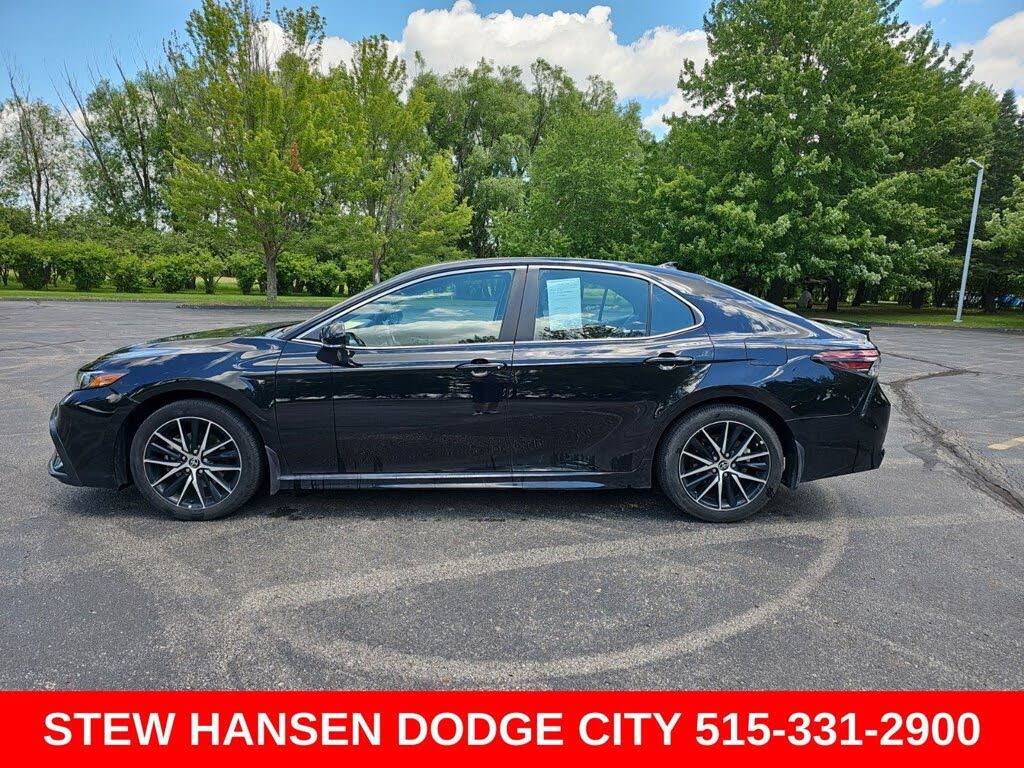 2024 Toyota Camry SE