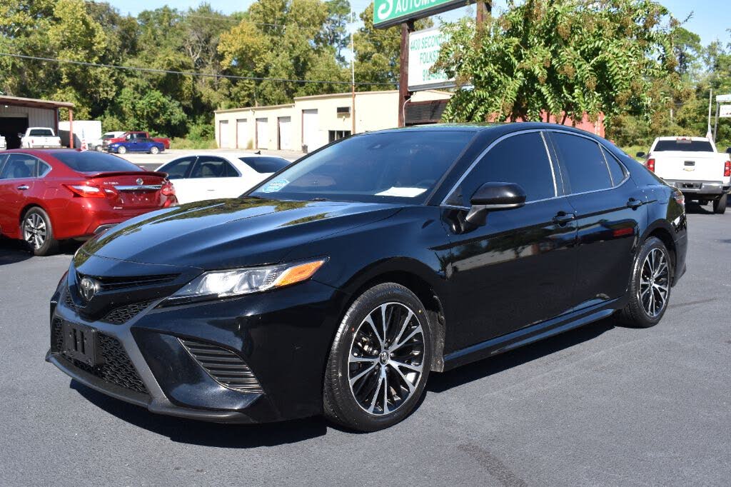 2020 Toyota Camry SE Nightshade Edition