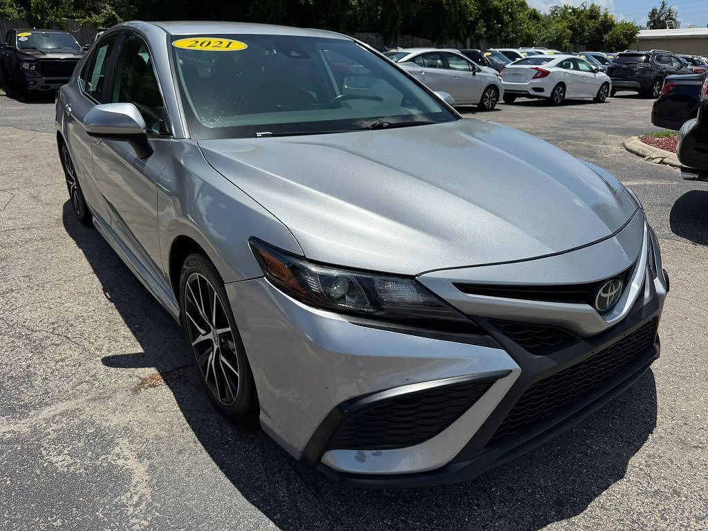 2021 Toyota Camry SE
