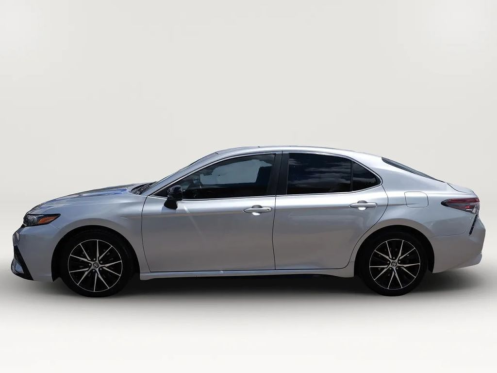 2021 Toyota Camry SE Sedan 4D