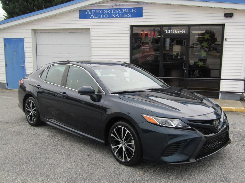 2020 Toyota Camry SE Nightshade Edition