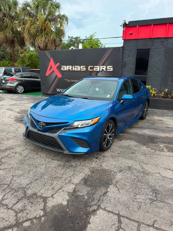 2020 Toyota Camry SE Nightshade Edition