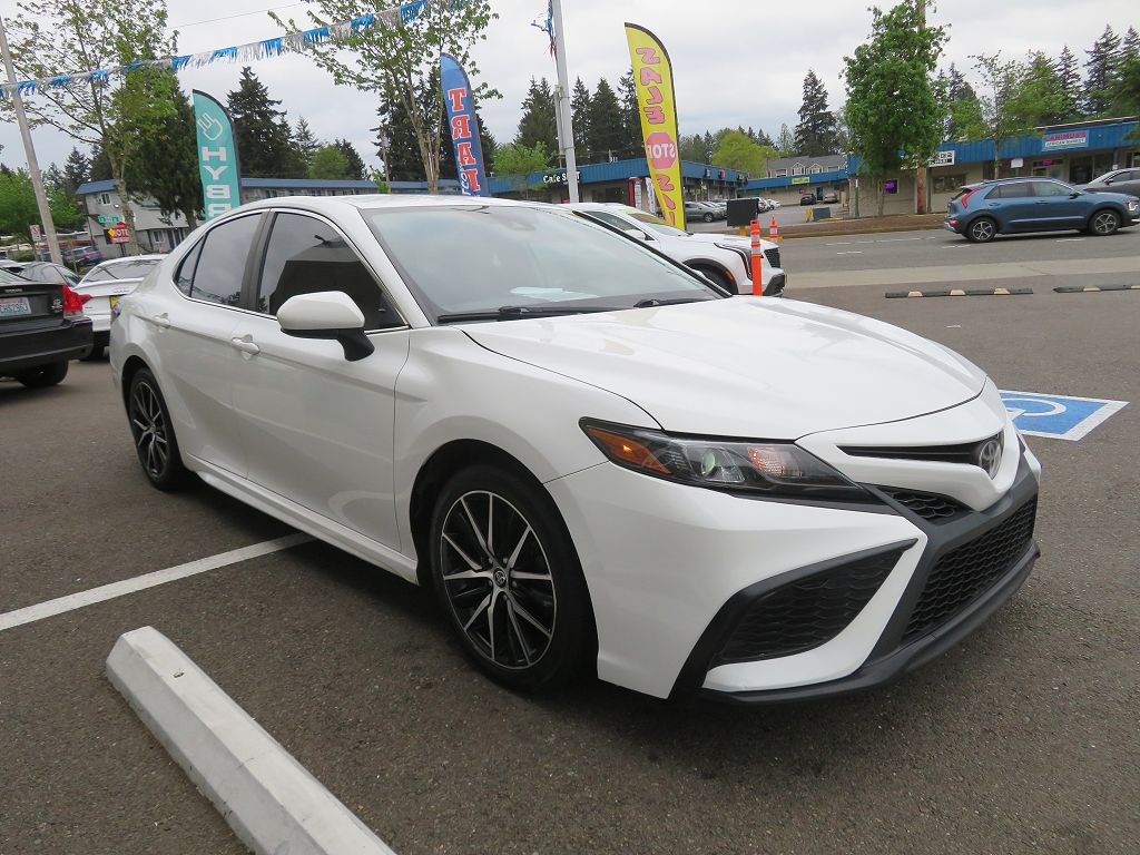 2021 Toyota Camry SE