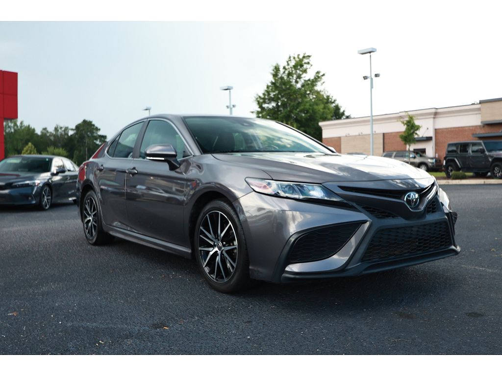 2022 Toyota Camry SE Nightshade Edition