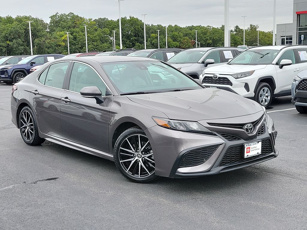 2024 Toyota Camry SE