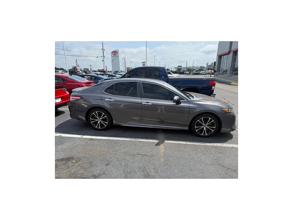 2020 Toyota Camry SE Nightshade Edition