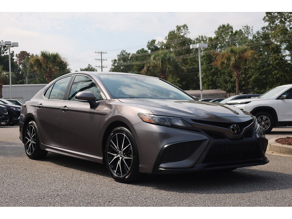 2022 Toyota Camry SE Nightshade Edition